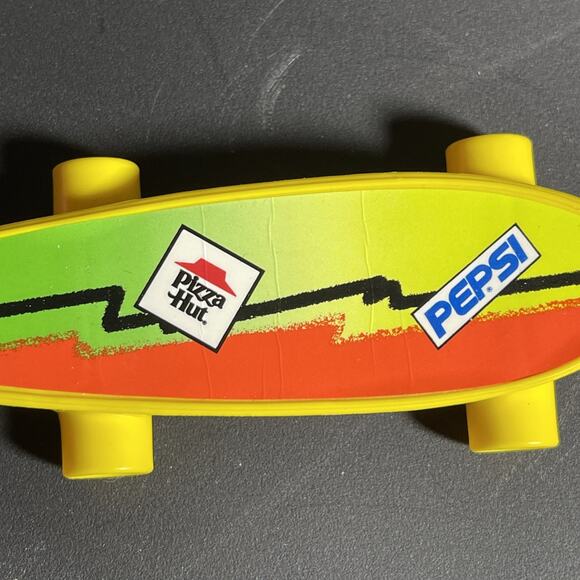 Vintage 1987 Plastic Pizza Hut And Pepsi Toy Skate Board - Picture 3 of 7